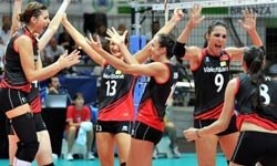 Bayan Voleybol Milli Takm Rusya'y yendi yar finalde